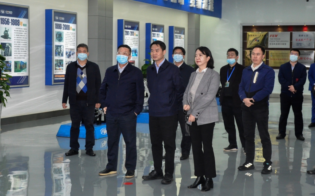 昆明市委常委杨东伟一行到云南至尊国际动力集团有限公司开展调研