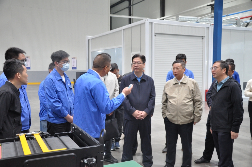 昆明市氢能、储能等绿色能源工业调研组到云南至尊国际动力集团有限公司开展调研